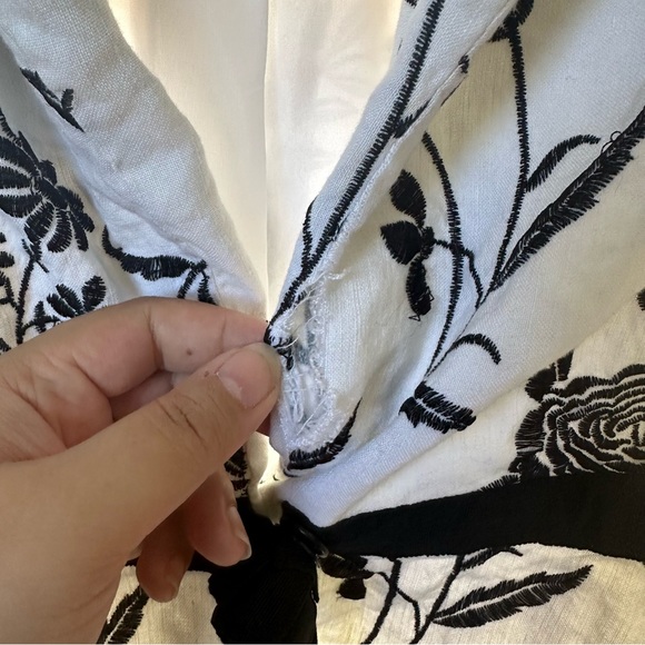 🦋 ICE Black & White Floral Open Front Cropped 3/4 Sleeve Blazer - Picture 3 of 12